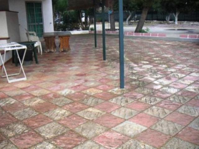 Vendita Ville - Case indipendenti - Stabili - Porzioni a SAN MICHELE SALENTINO 