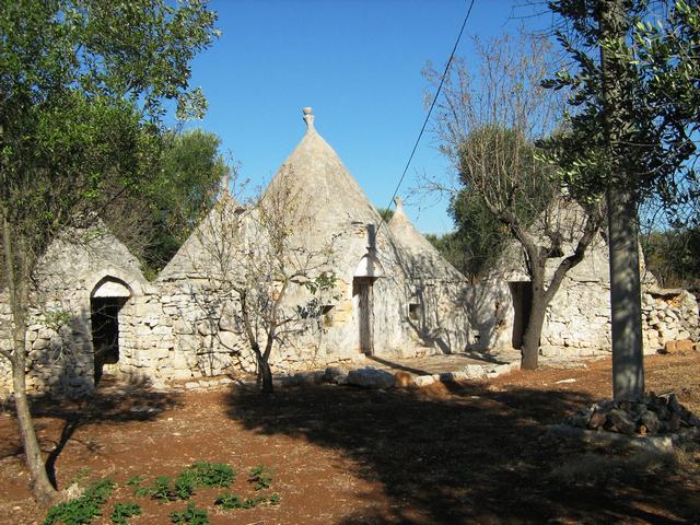 Vendita Rustici - Case di campagna - Baite - stalle e fienili - Trulli - Nuraghi a FRANCAVILLA FONTANA 