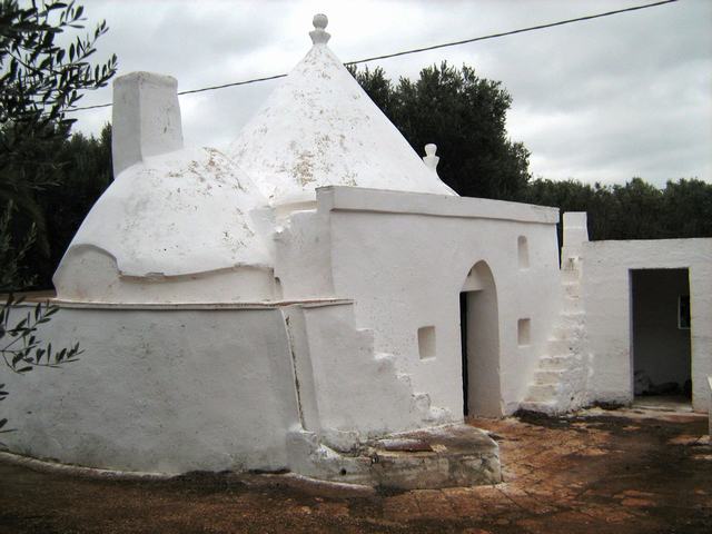 Vendita Rustici - Case di campagna - Baite - stalle e fienili - Trulli - Nuraghi a OSTUNI 