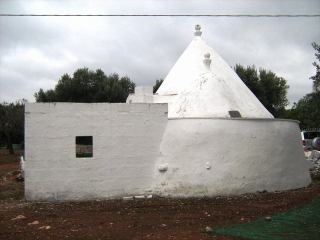 Vendita Rustici - Case di campagna - Baite - stalle e fienili - Trulli - Nuraghi a OSTUNI 