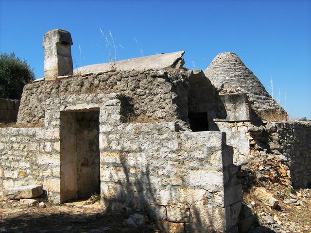 Vendita Rustici - Case di campagna - Baite - stalle e fienili - Trulli - Nuraghi a SAN MICHELE SALENTINO 