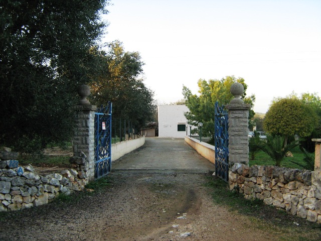 Vendita Rustici - Case di campagna - Baite - stalle e fienili - Trulli - Nuraghi a OSTUNI 