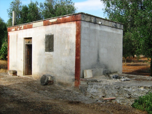 Vendita Rustici - Case di campagna - Baite - stalle e fienili - Trulli - Nuraghi a LATIANO 