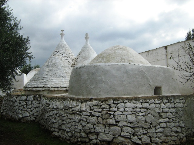 Vendita Rustici - Case di campagna - Baite - stalle e fienili - Trulli - Nuraghi a CEGLIE MESSAPICA 