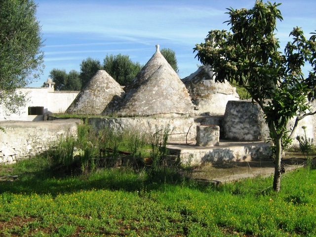 Vendita Rustici - Case di campagna - Baite - stalle e fienili - Trulli - Nuraghi a SAN MICHELE SALENTINO 