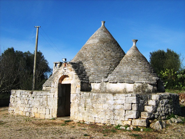 Vendita Rustici - Case di campagna - Baite - stalle e fienili - Trulli - Nuraghi a CEGLIE MESSAPICA 