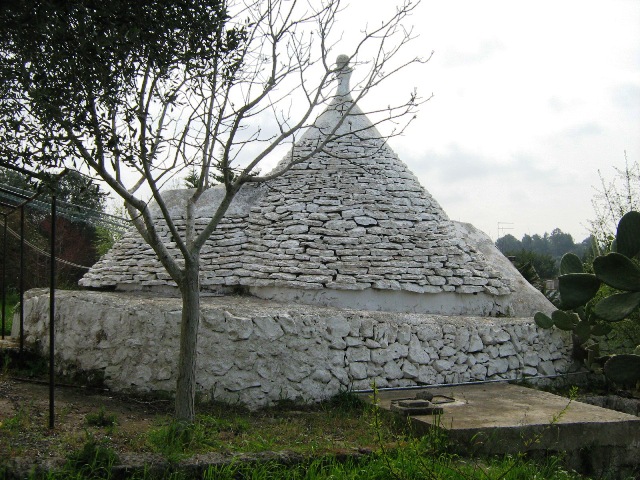 Vendita Rustici - Case di campagna - Baite - stalle e fienili - Trulli - Nuraghi a CEGLIE MESSAPICA 