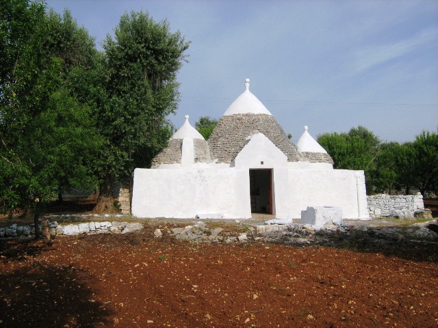 Vendita Rustici - Case di campagna - Baite - stalle e fienili - Trulli - Nuraghi a OSTUNI 