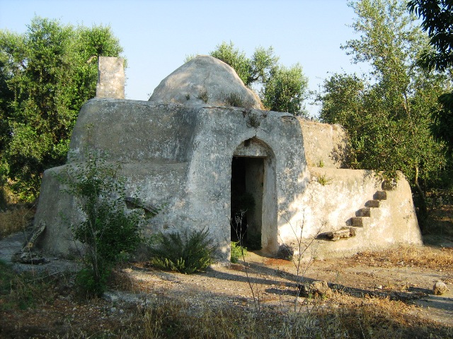 Vendita Rustici - Case di campagna - Baite - stalle e fienili - Trulli - Nuraghi a LATIANO 